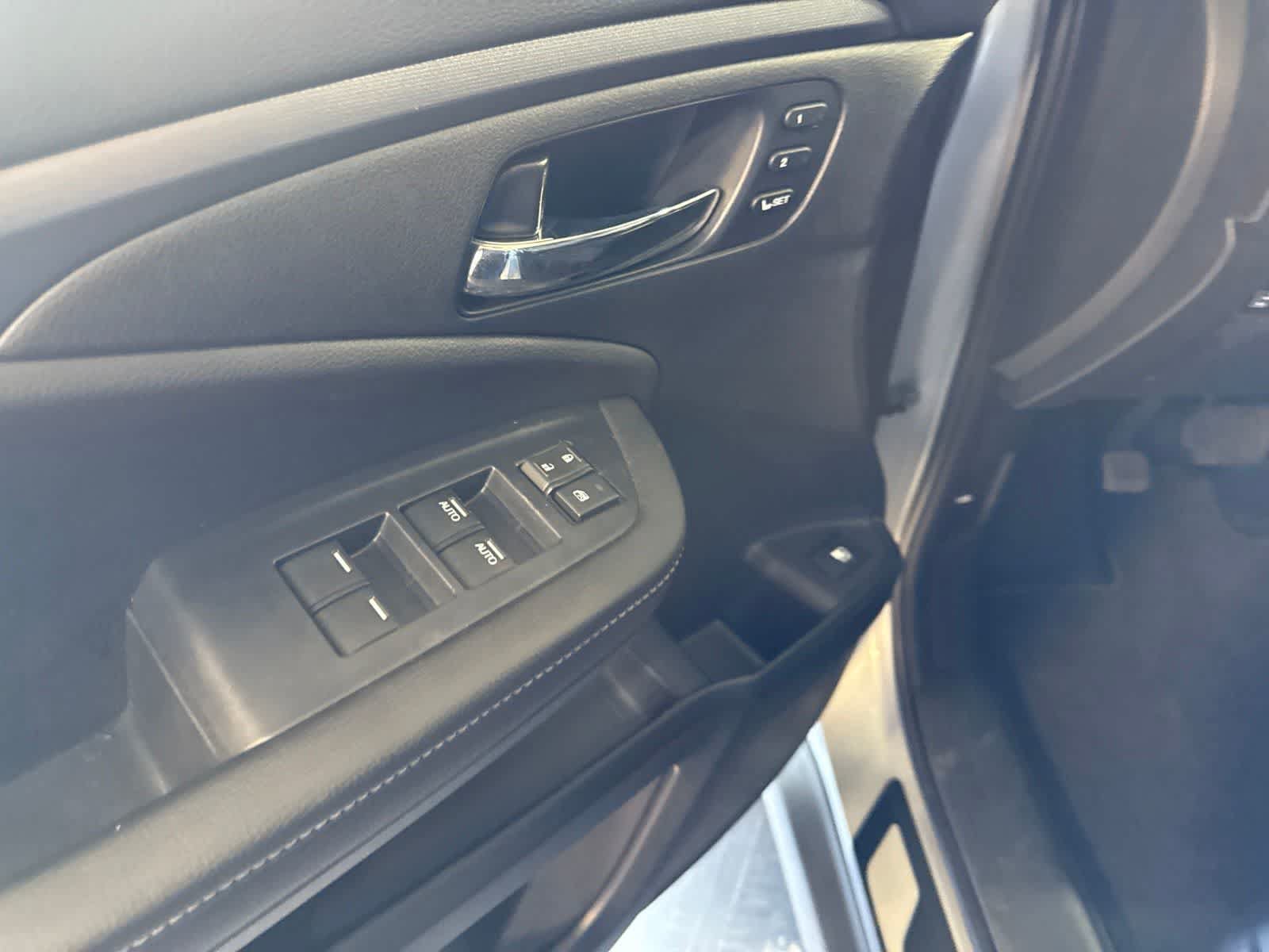 Used 2025 Honda Ridgeline RTL image 17