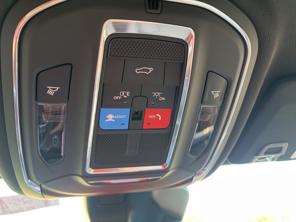 New 2025 Jeep Grand Cherokee L Limited image 27