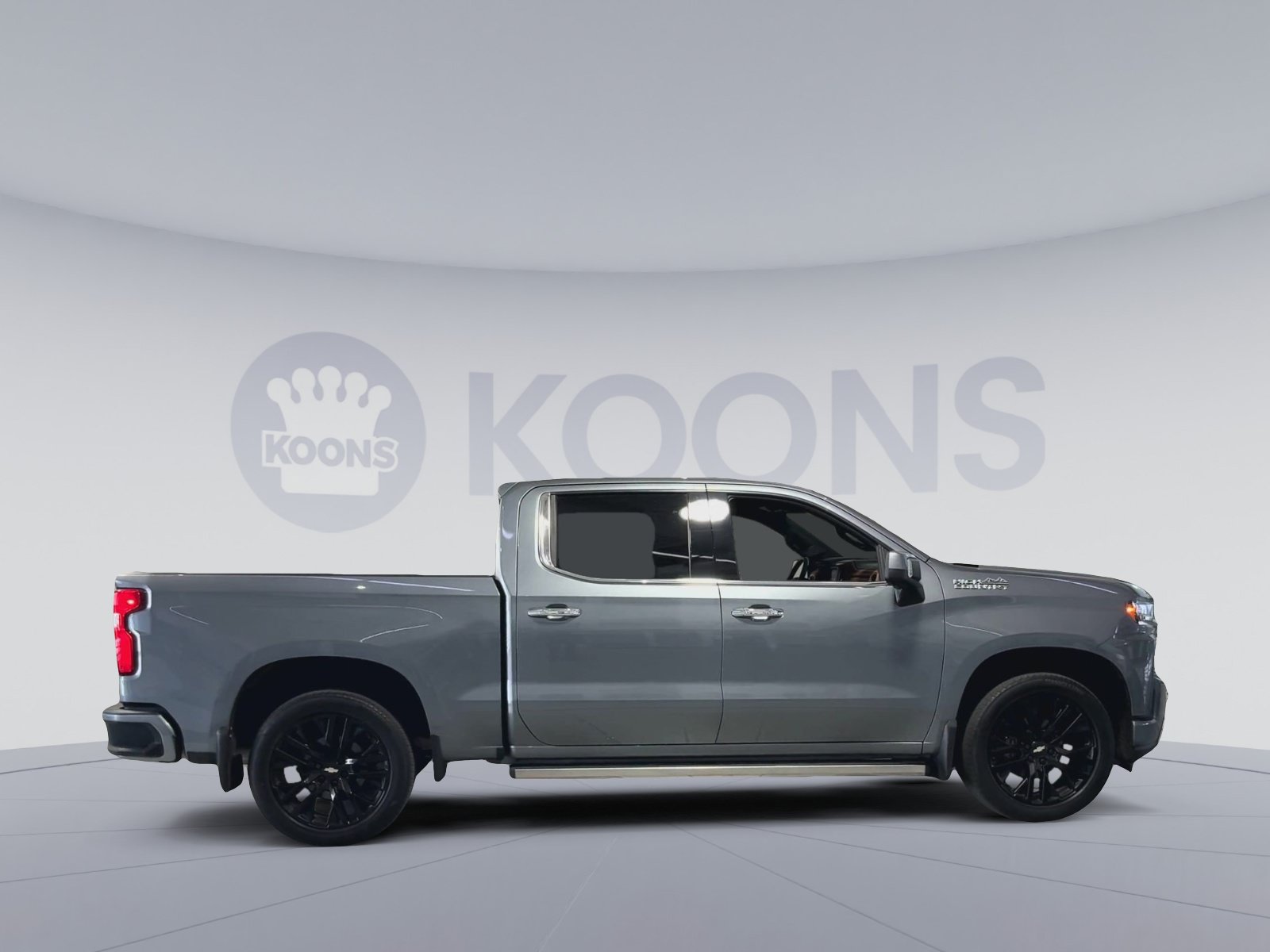 Used 2020 Chevrolet Silverado 1500 High Country w/ Technology Package AWD/4WD image 12