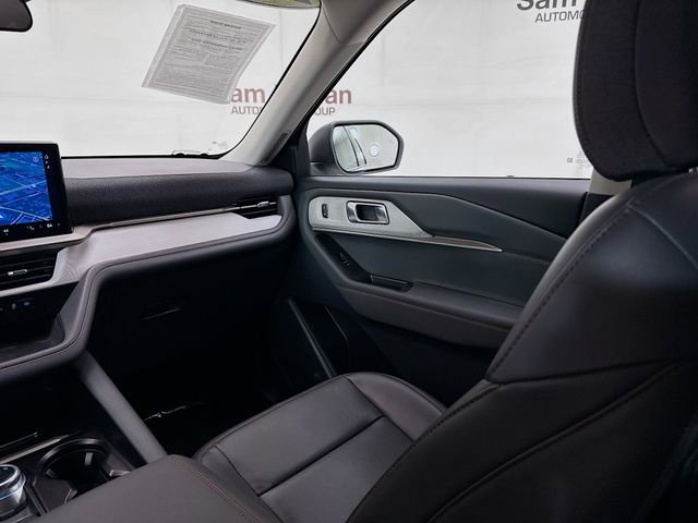 Used 2025 Ford Explorer Active w/ Active Comfort Package image 23