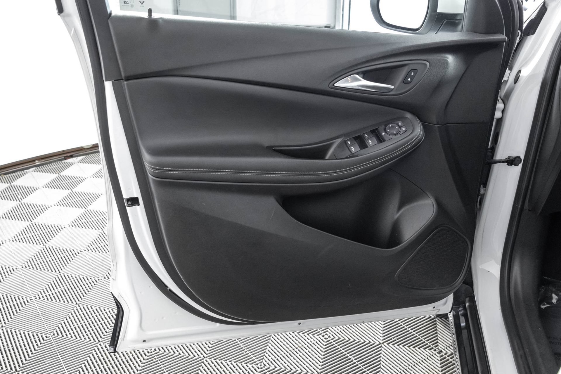 Used 2024 Buick Encore GX Sport Touring AWD/4WD image 34