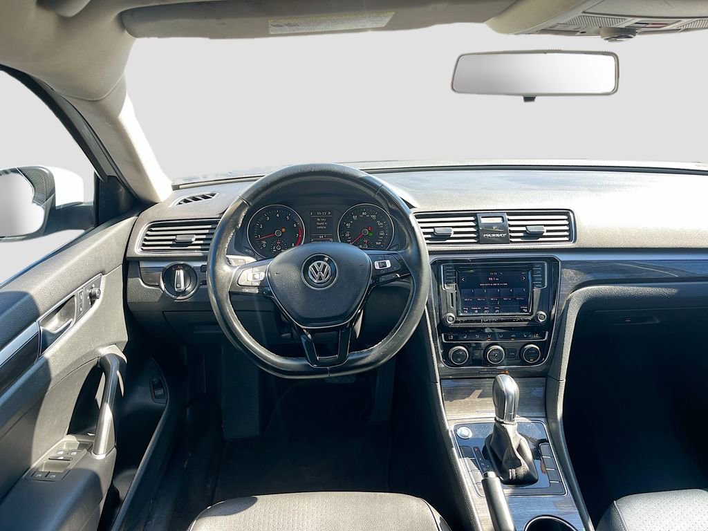 Used 2018 Volkswagen Passat 2.0T SE image 22