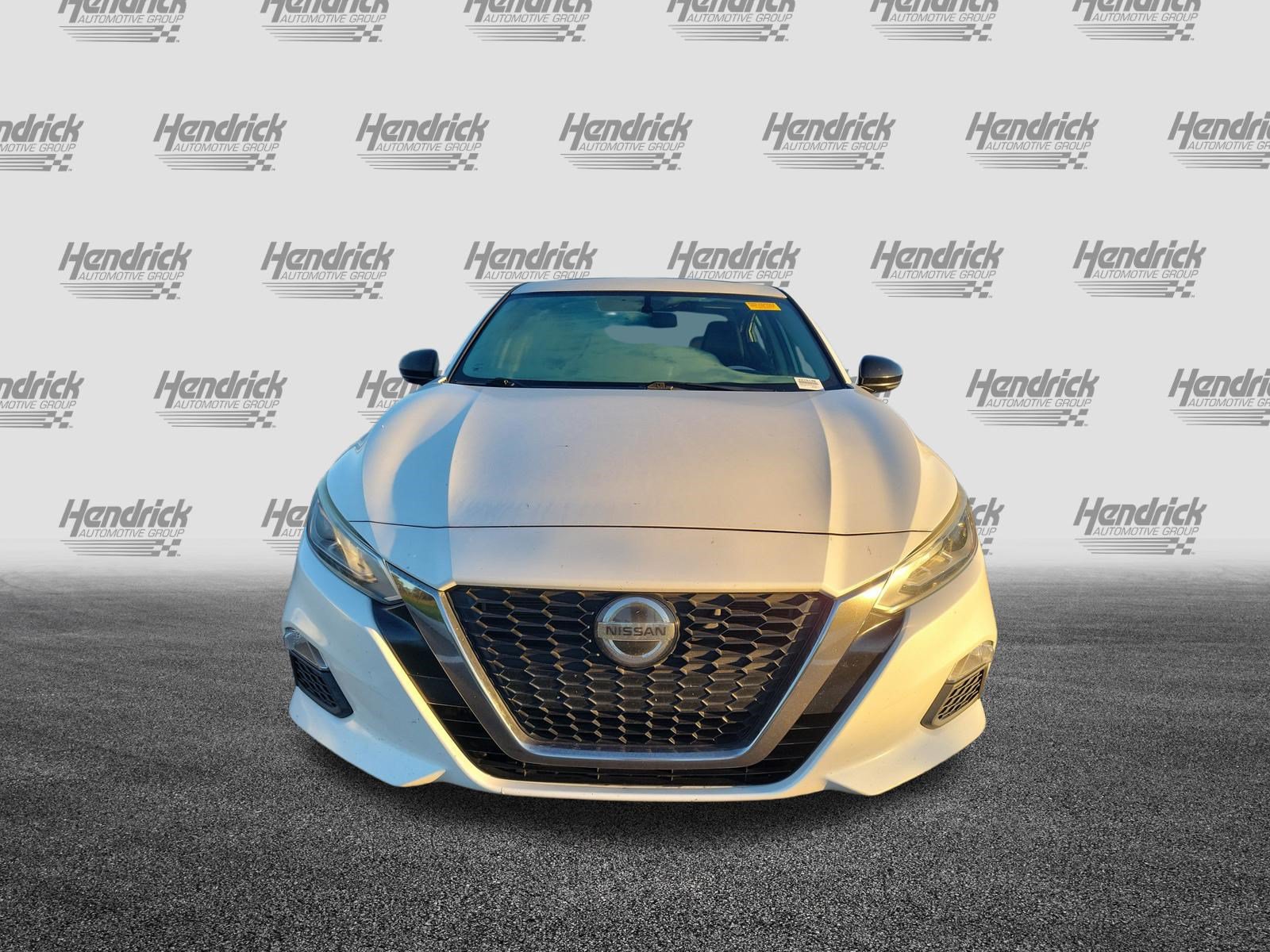 Used 2019 Nissan Altima 2.5 SR w/ SR Premium Package FWD image 3