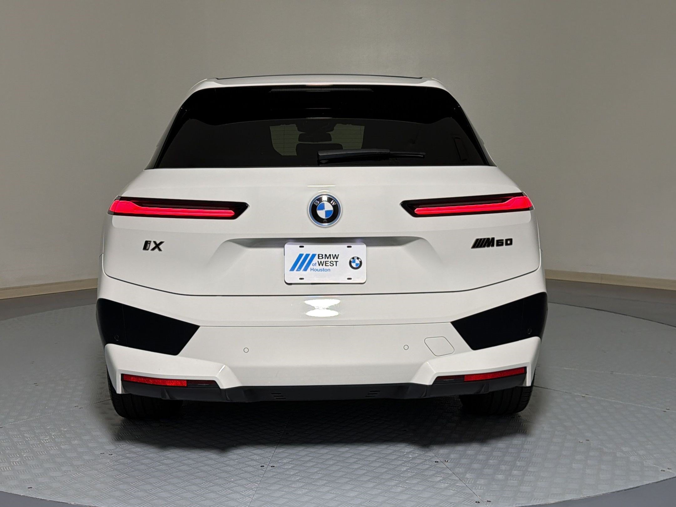 Used 2024 BMW iX M60 AWD/4WD image 3