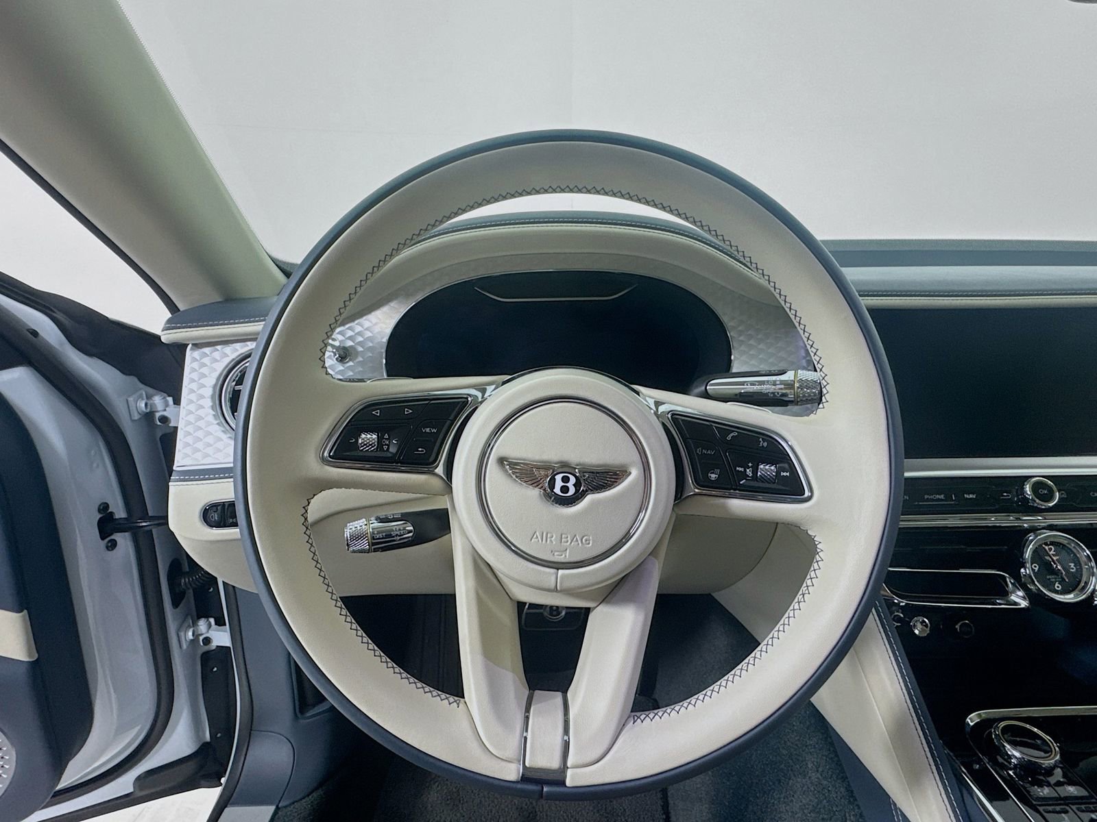 Used 2022 Bentley Flying Spur W12 image 12