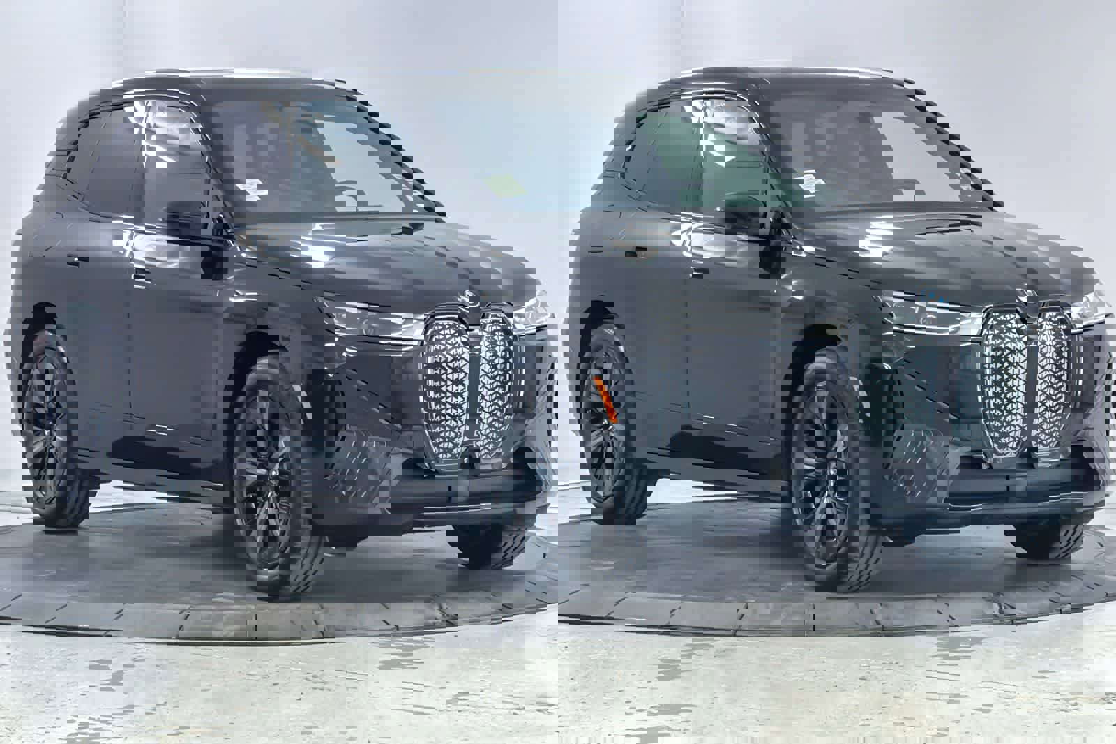 Used 2024 BMW iX xDrive50 w/ Sport Package image 9