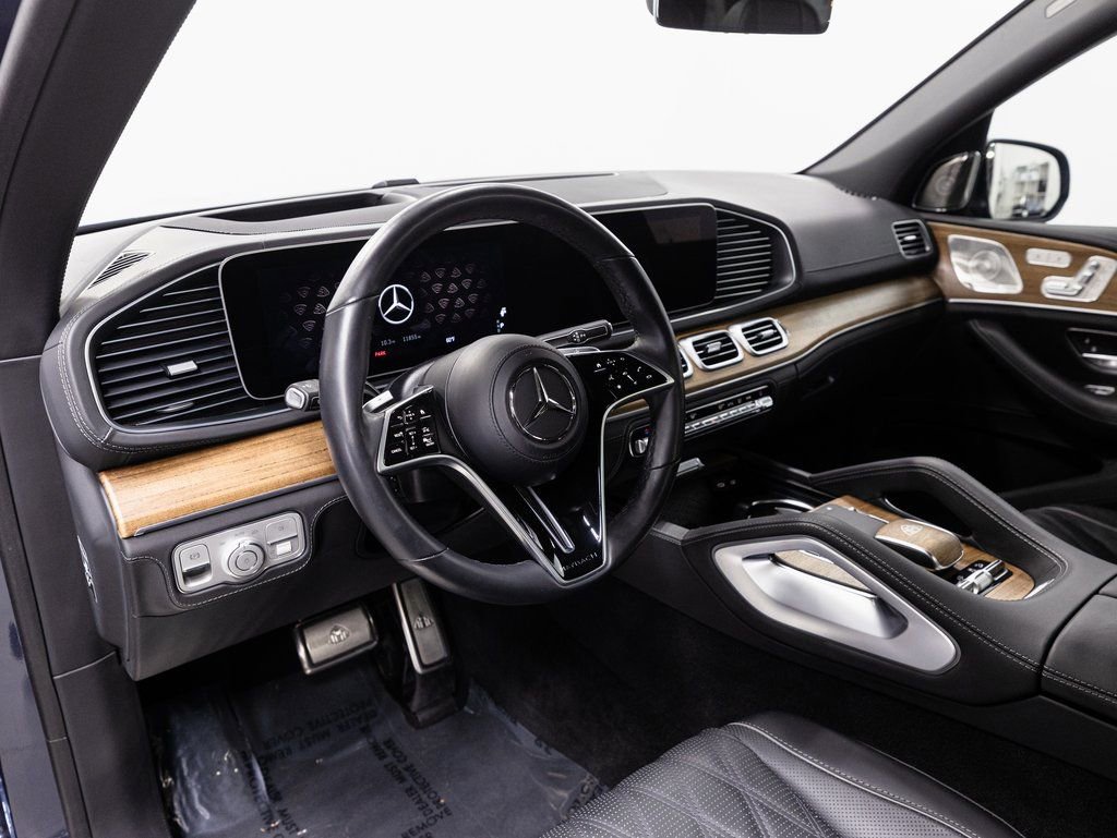 Used 2024 Mercedes-Benz Maybach GLS 600 4MATIC image 9