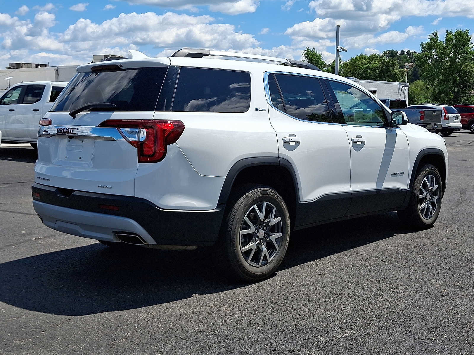 Used 2023 GMC Acadia SLE w/ Driver Convenience Package AWD/4WD image 7