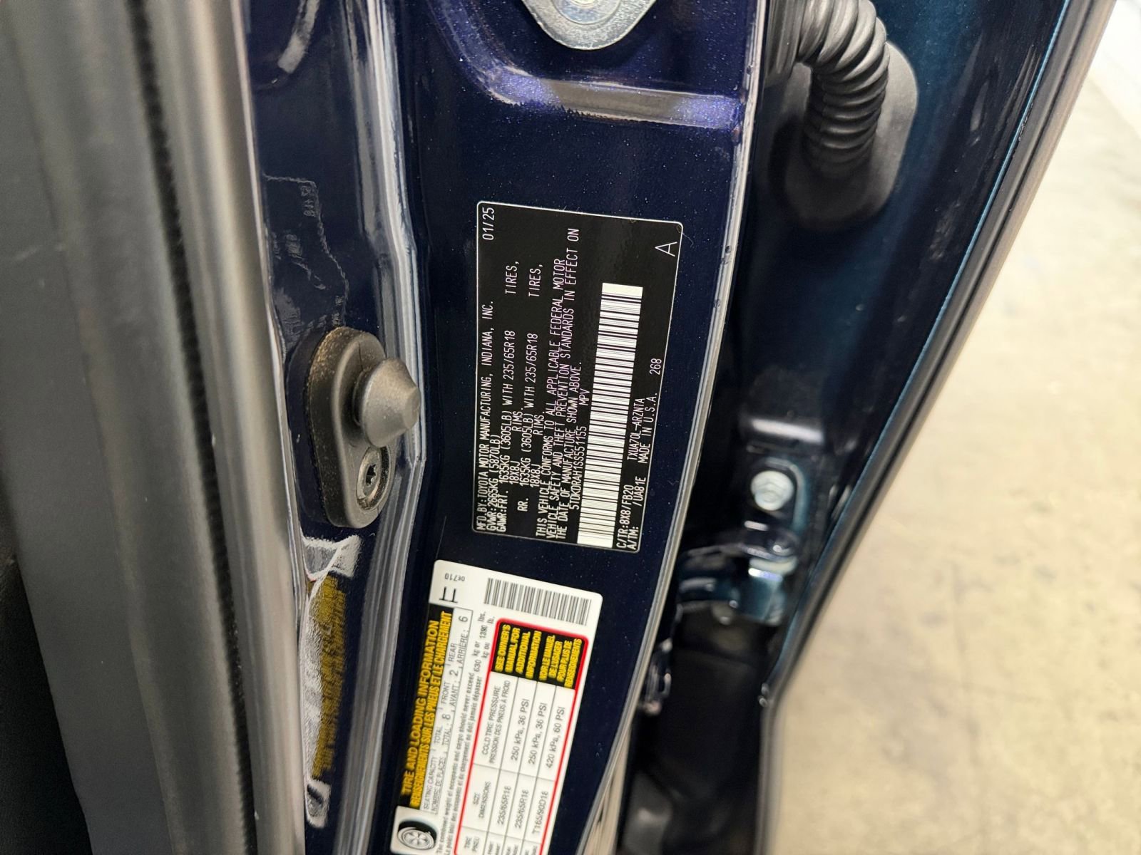 Used 2025 Toyota Highlander LE image 30