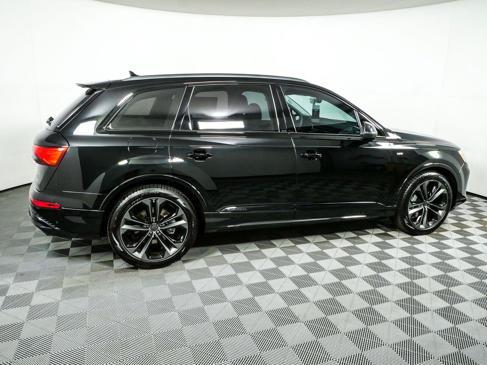 New 2026 Audi Q7 Premium Plus AWD/4WD image 2