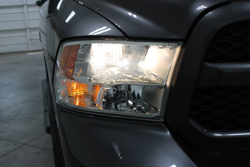 Used 2015 RAM 1500 Express RWD image 23