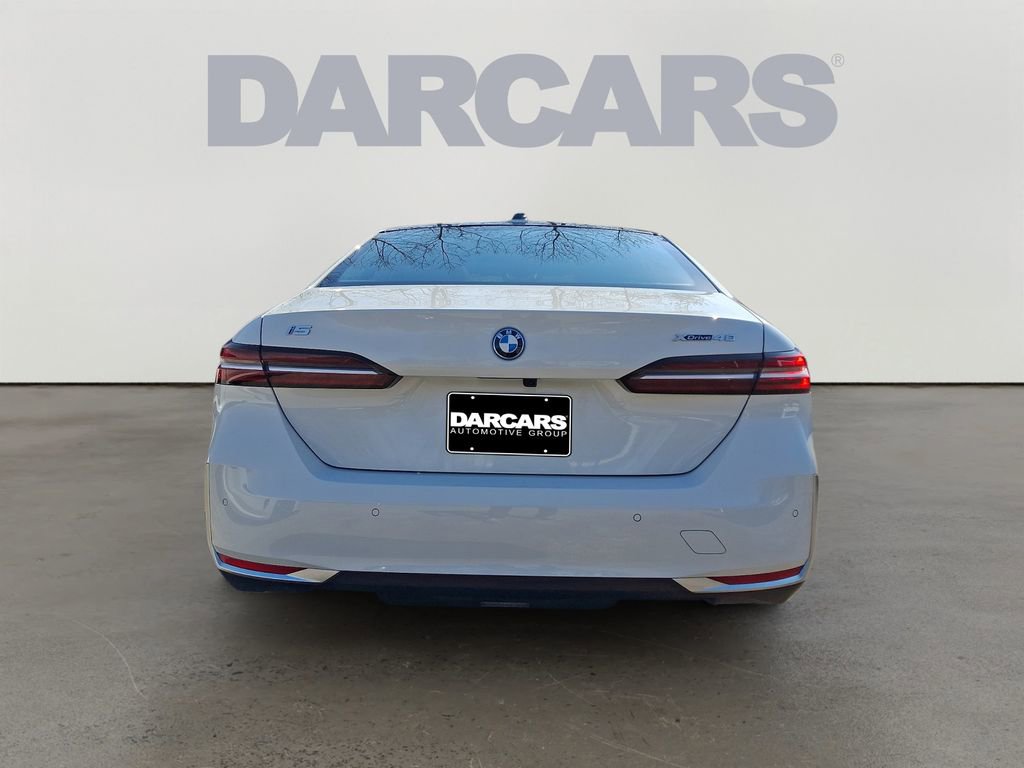 Certified 2026 BMW i5 eDrive40 w/ Executive Package image 6