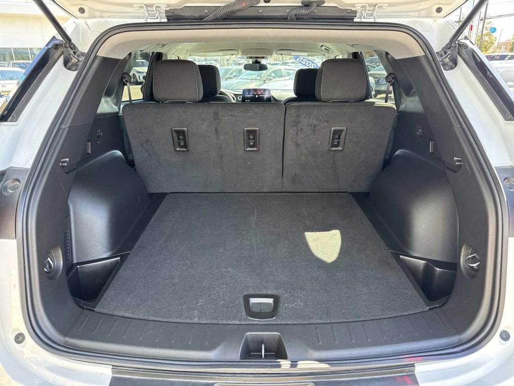Certified 2025 Chevrolet Blazer LT image 9