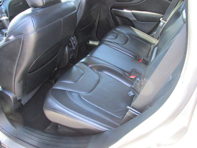 Used 2019 Jeep Cherokee Limited image 9