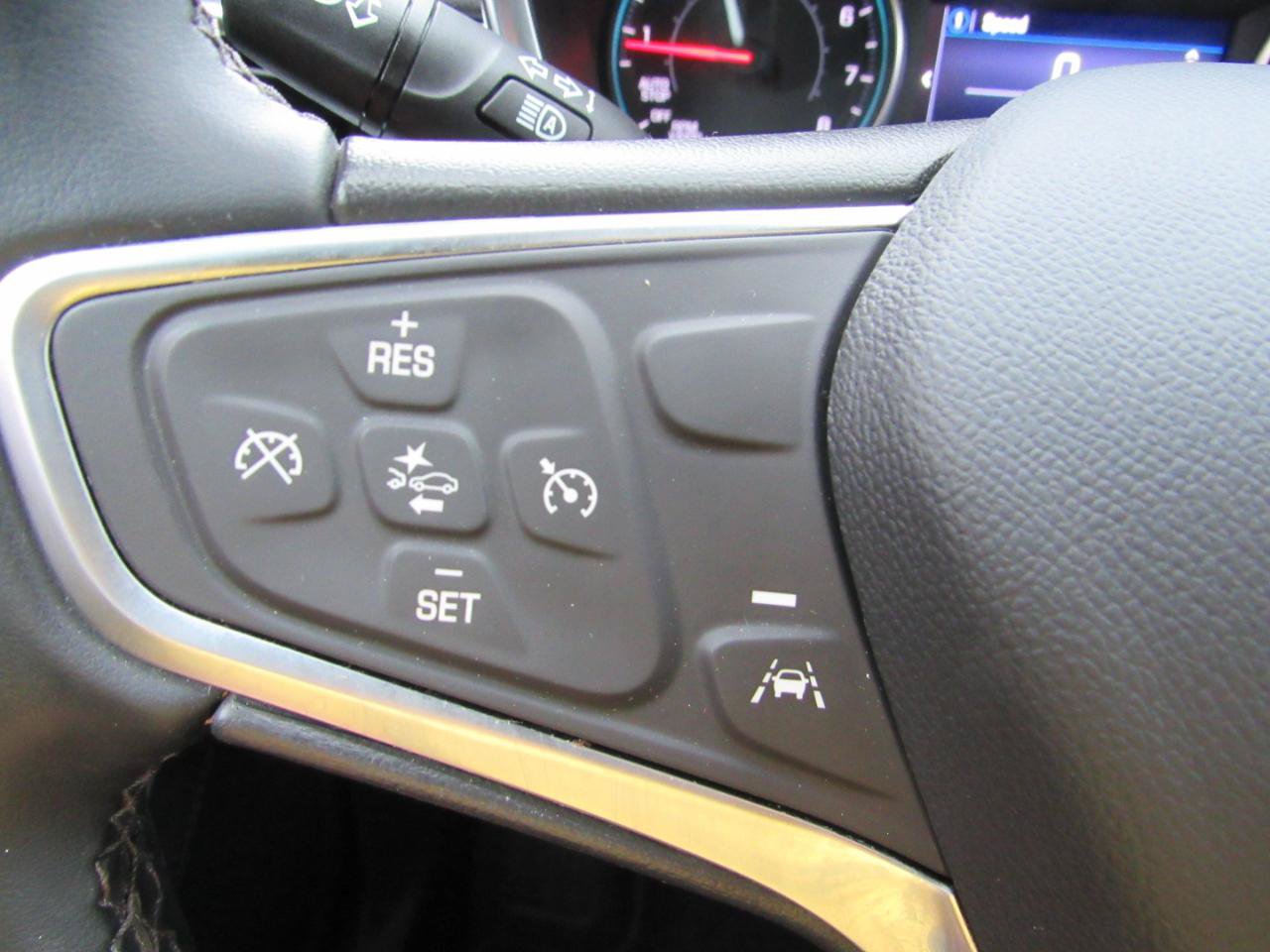 Used 2023 Chevrolet Equinox LT AWD/4WD image 21
