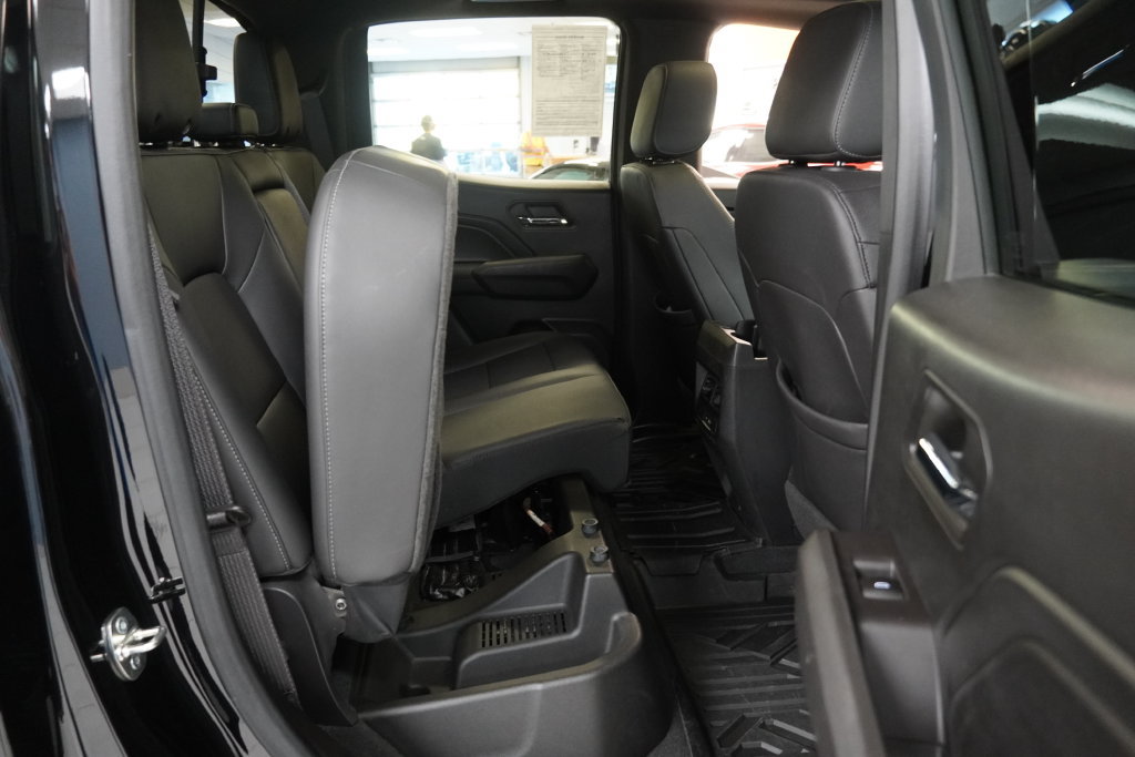 Used 2023 Chevrolet Colorado LT w/ LT Convenience Package III AWD/4WD image 34