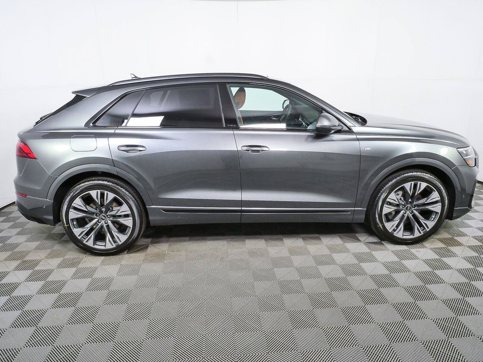 New 2027 Audi Q8 Prestige AWD/4WD image 2