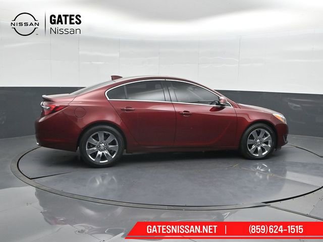 Used 2017 Buick Regal Premium w/ Driver Confidence Package #2 FWD image 3