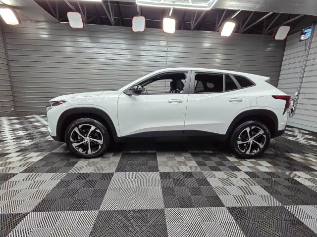 Used 2024 Chevrolet Trax RS w/ Driver Confidence Package FWD image 9
