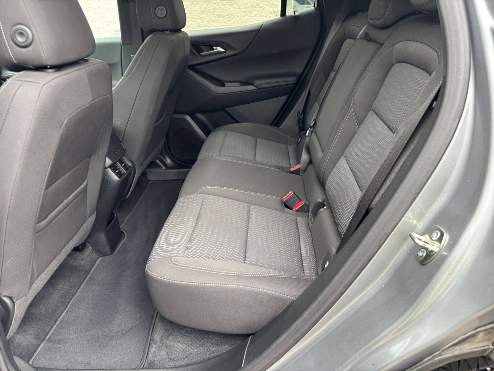 Used 2025 Chevrolet Equinox LT FWD image 27
