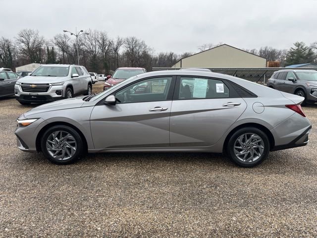 Used 2024 Hyundai Elantra SEL image 5