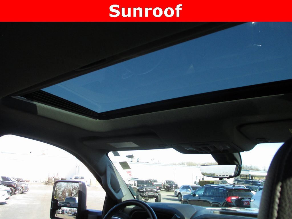 Used 2021 GMC Sierra 3500 Denali w/ Denali Black Diamond Edition image 18