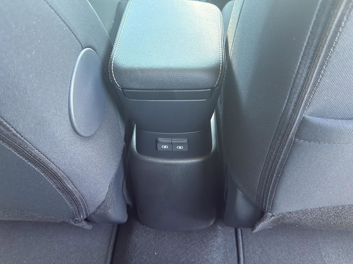 New 2025 Nissan Kicks Play S image 36