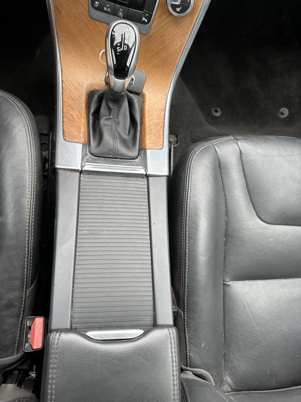 Used 2017 Volvo XC60 T5 Inscription w/ Preferred Option Package image 23