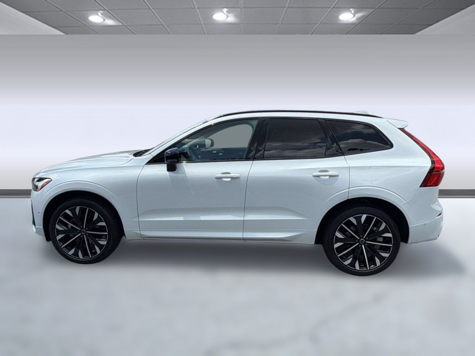 New 2026 Volvo XC60 B5 Ultra w/ Protection Package AWD/4WD image 2
