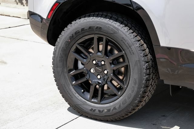 New 2026 Land Rover Defender 110 X-Dynamic SE AWD/4WD image 61