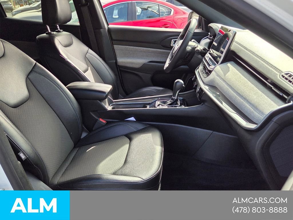 Used 2024 Jeep Compass Latitude image 15