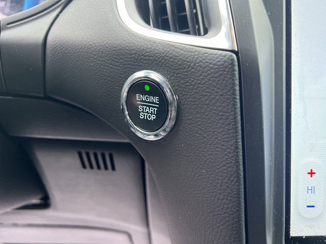 Used 2024 Ford Edge Titanium image 32