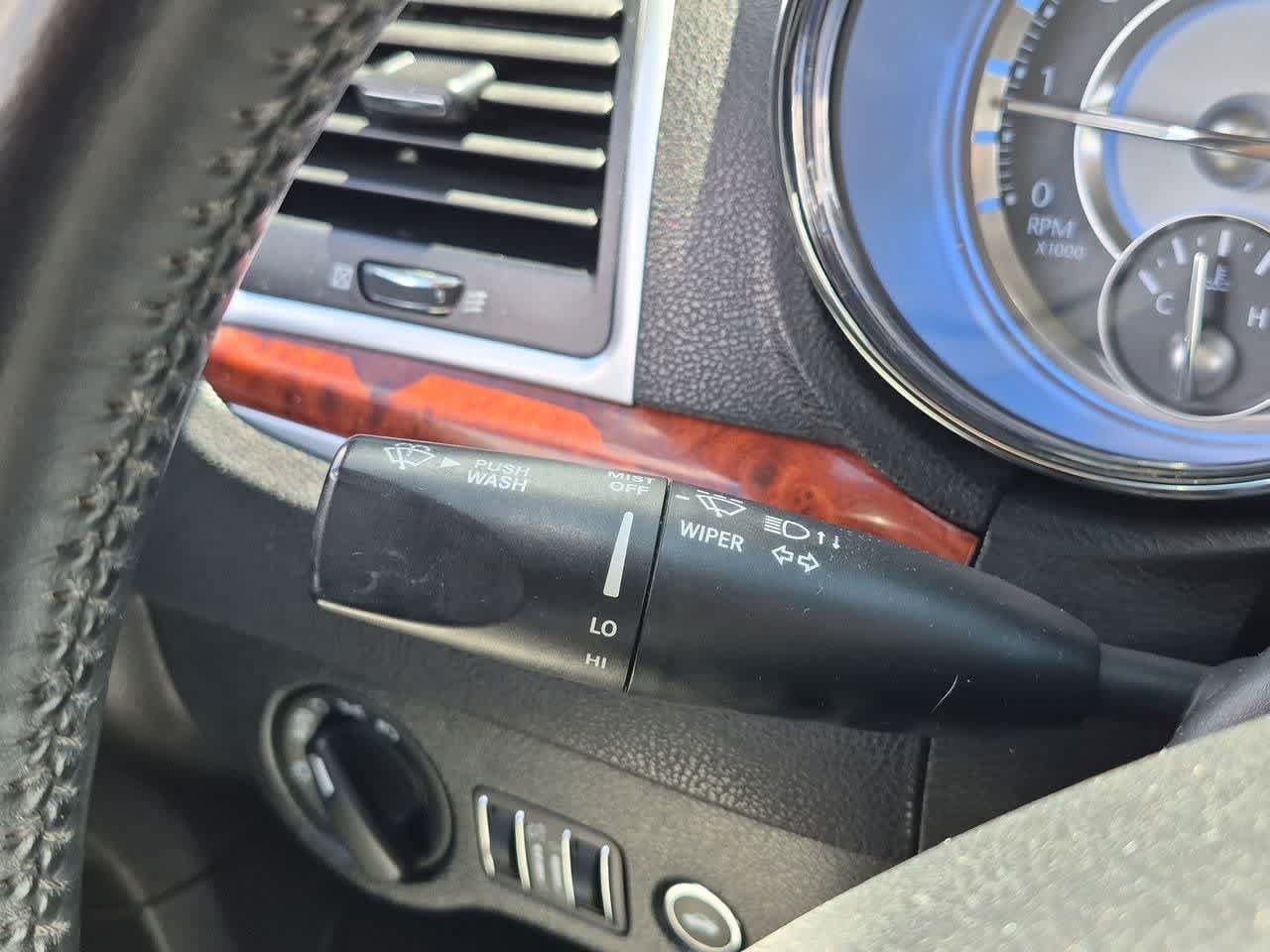 Used 2014 Chrysler 300 RWD image 25