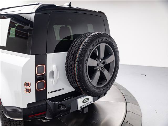 New 2026 Land Rover Defender 110 X-Dynamic SE AWD/4WD image 32
