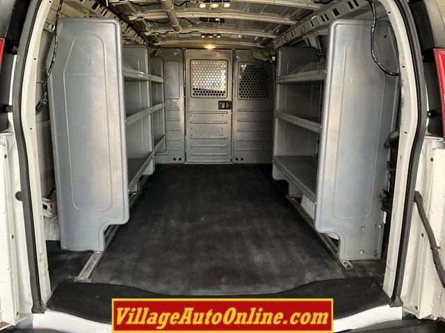 Used 2015 GMC Savana 2500 RWD image 27