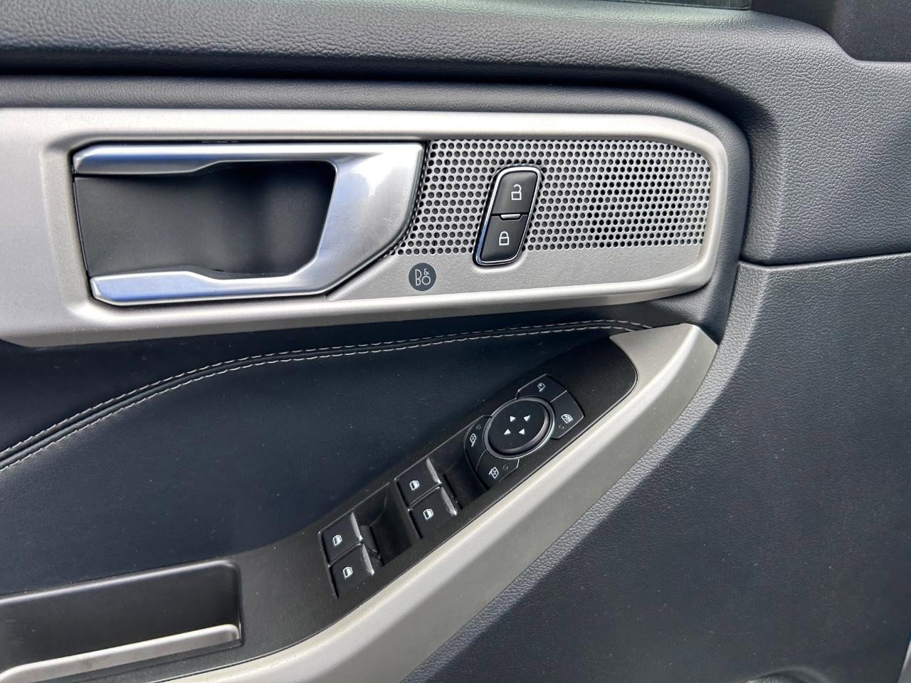 Used 2022 Ford Explorer Limited image 22