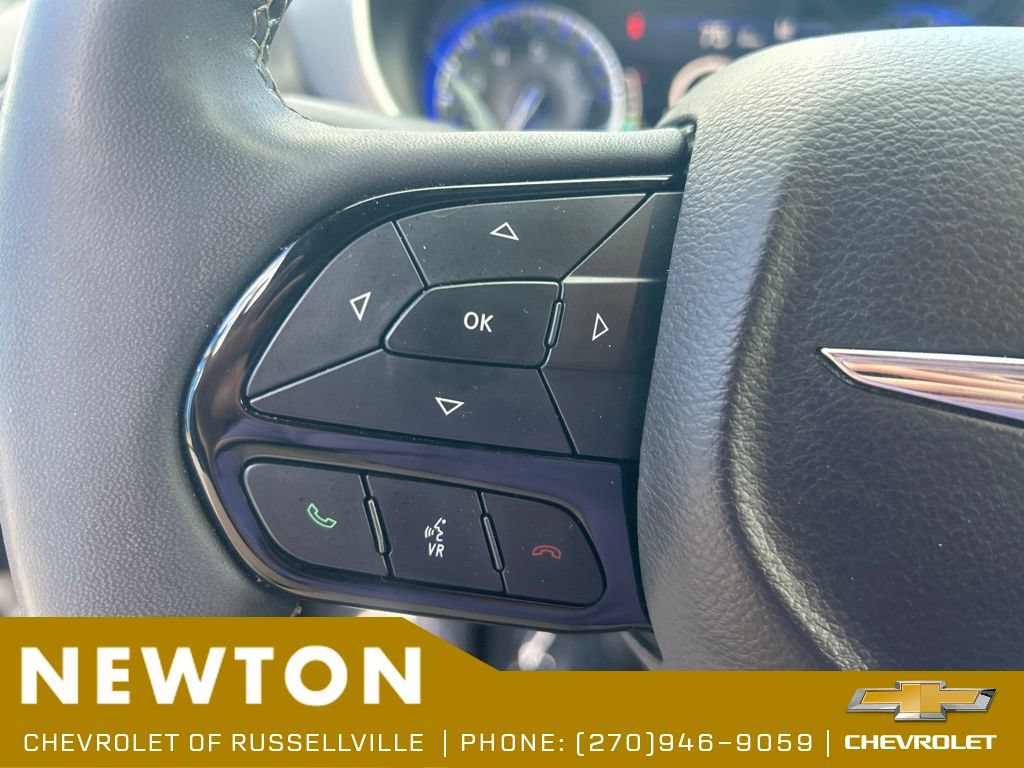 Used 2025 Chrysler Pacifica Limited FWD image 14
