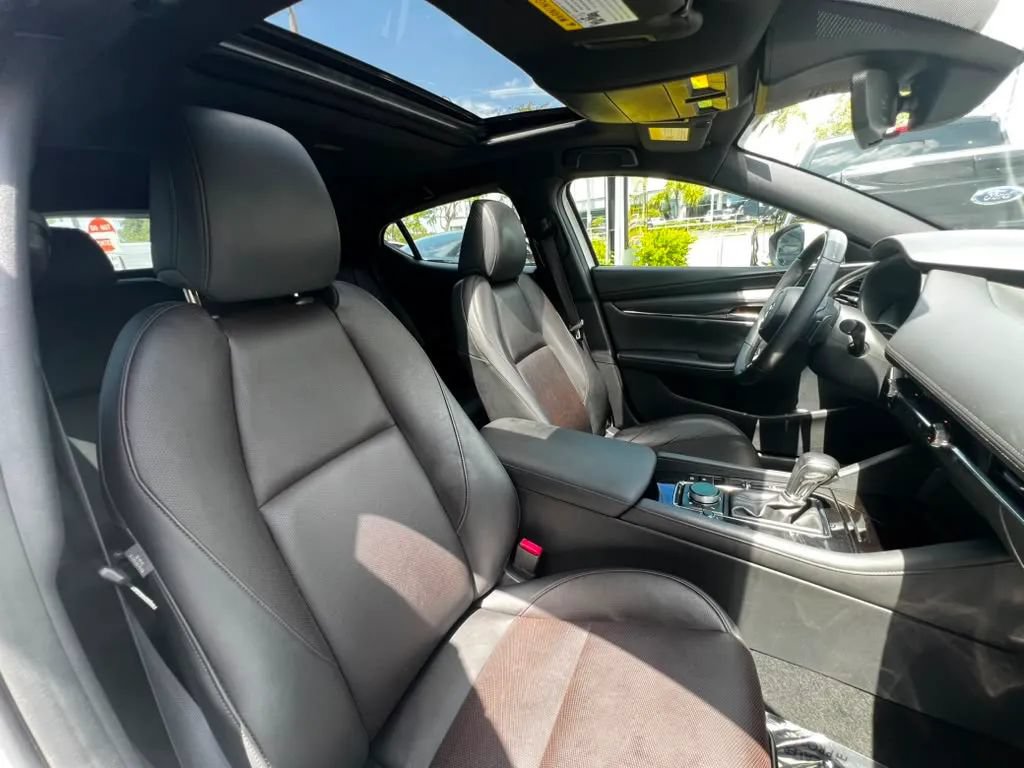 Used 2019 MAZDA MAZDA3 Hatchback w/ Premium Package FWD image 19