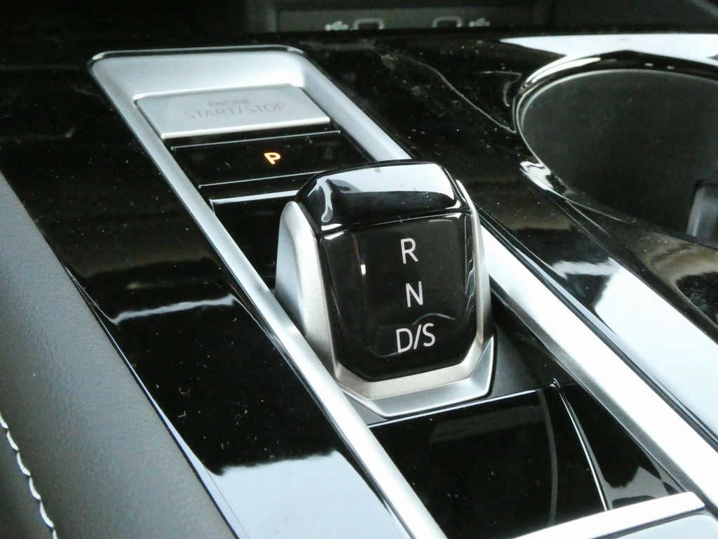 New 2025 Volkswagen Atlas Cross Sport SE image 13