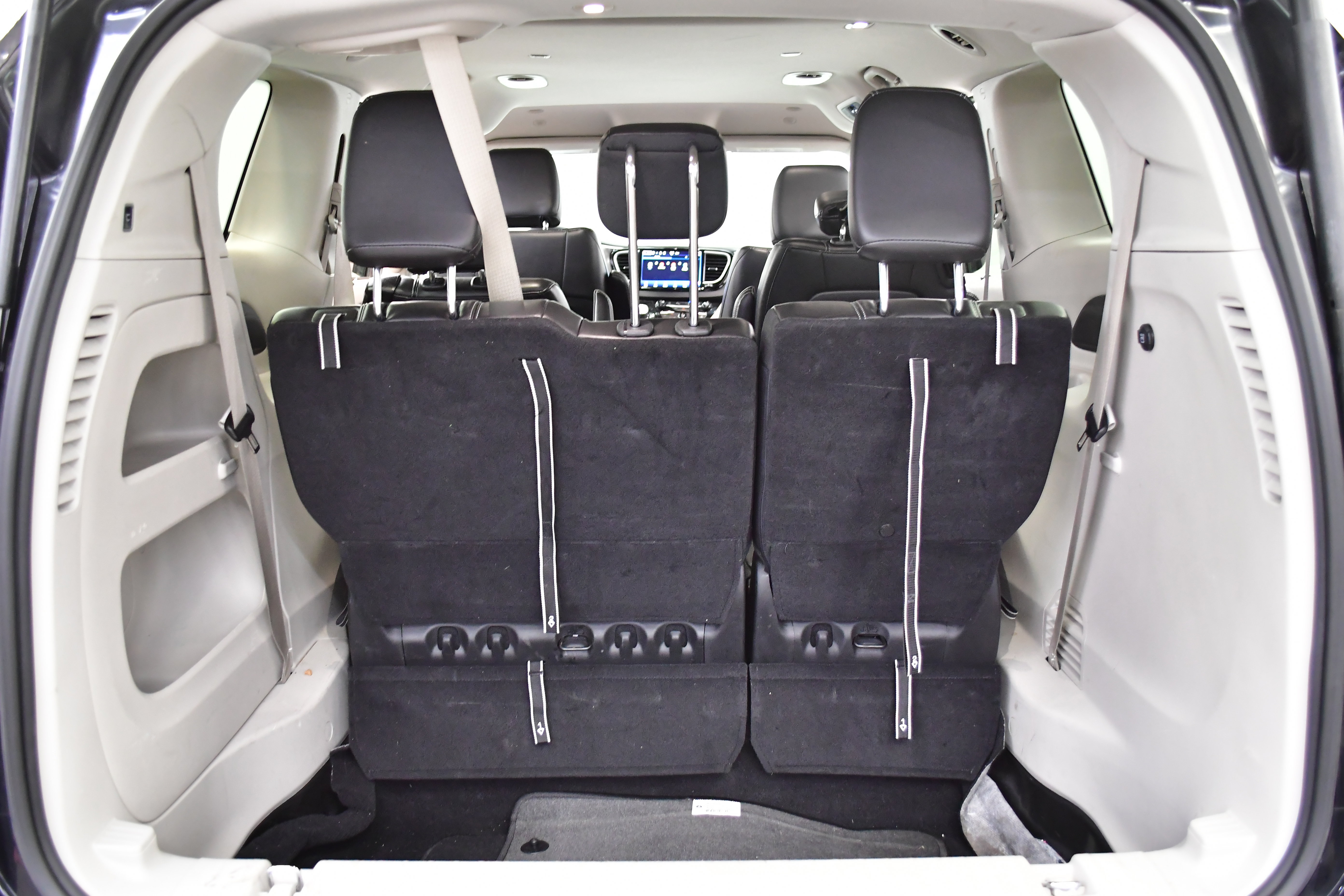 Used 2024 Chrysler Pacifica Touring-L image 31