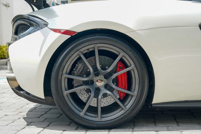 Used 2017 McLaren 570S Coupe RWD image 32