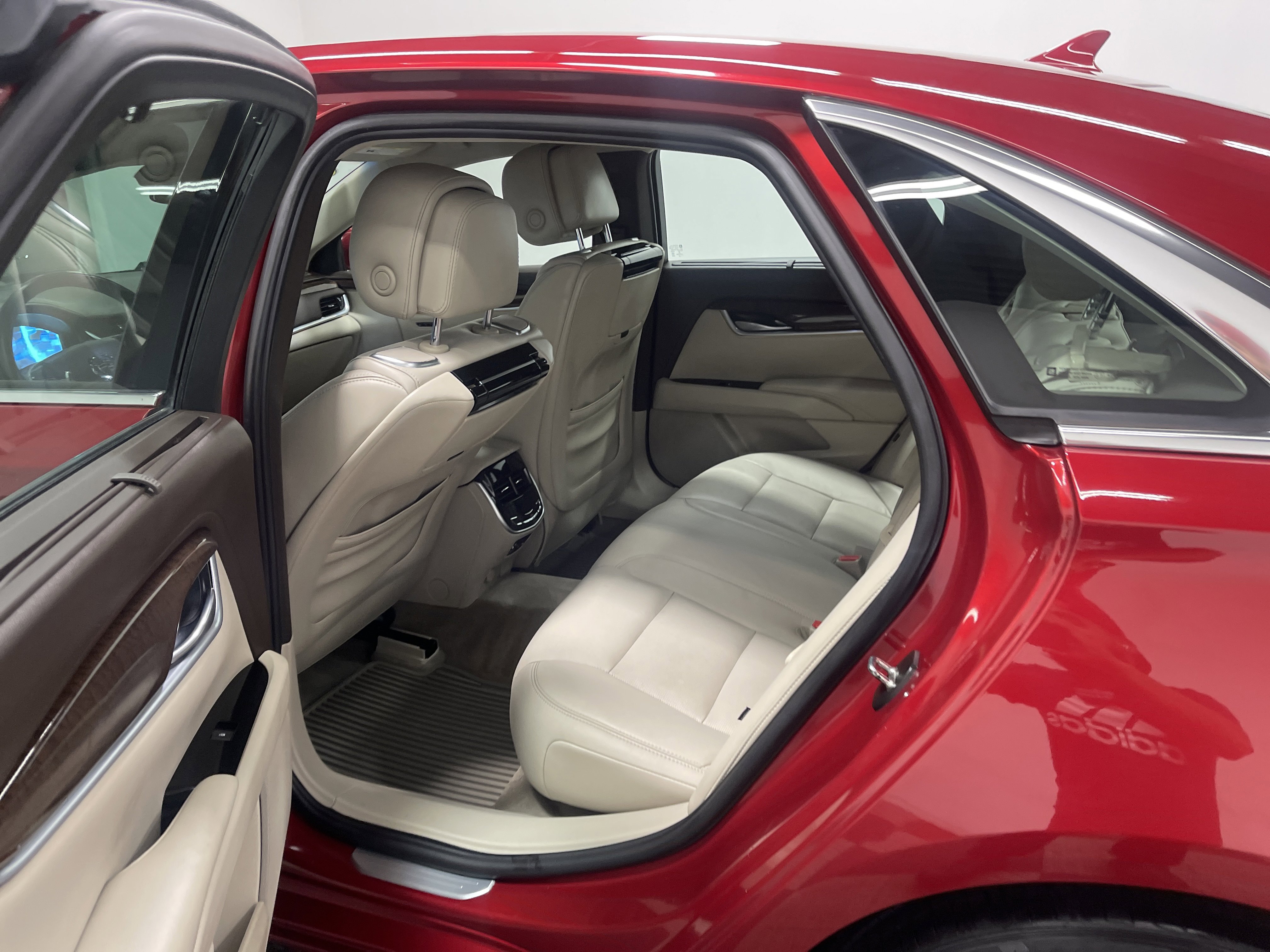 Used 2014 Cadillac XTS Premium w/ Driver Assist Package image 13