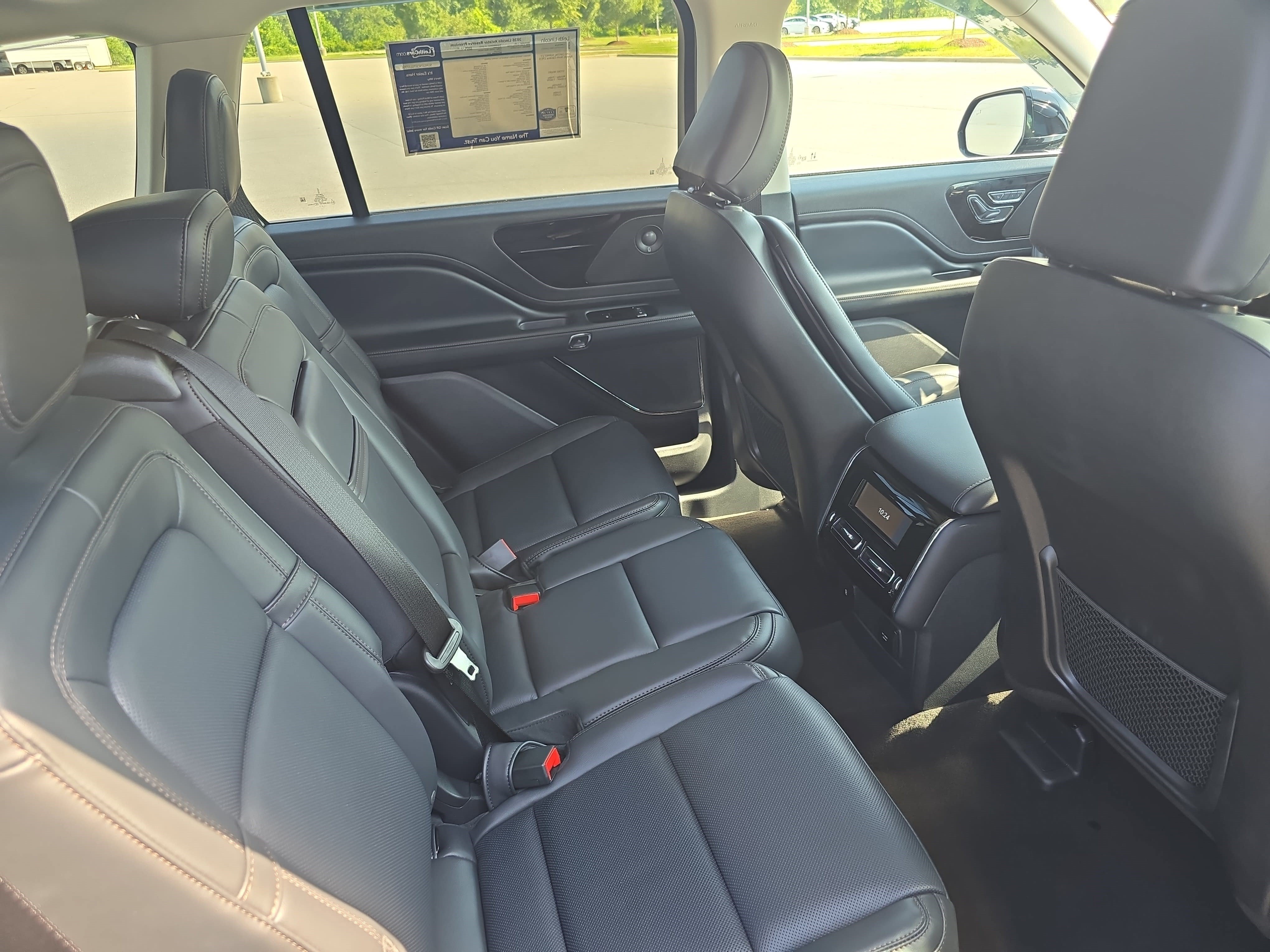 Certified 2026 Lincoln Aviator Reserve AWD/4WD image 11