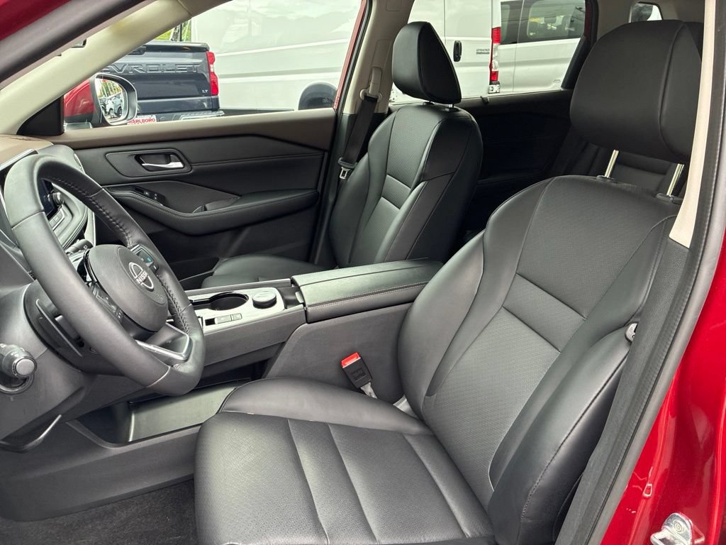 Certified 2023 Nissan Rogue SV w/ SV Premium B Package AWD/4WD image 16
