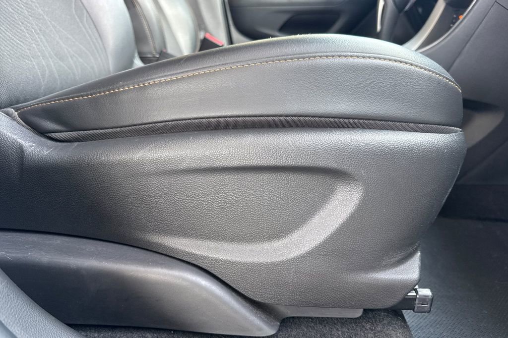 Used 2018 Chevrolet Trax LT w/ LT Convenience Package image 26