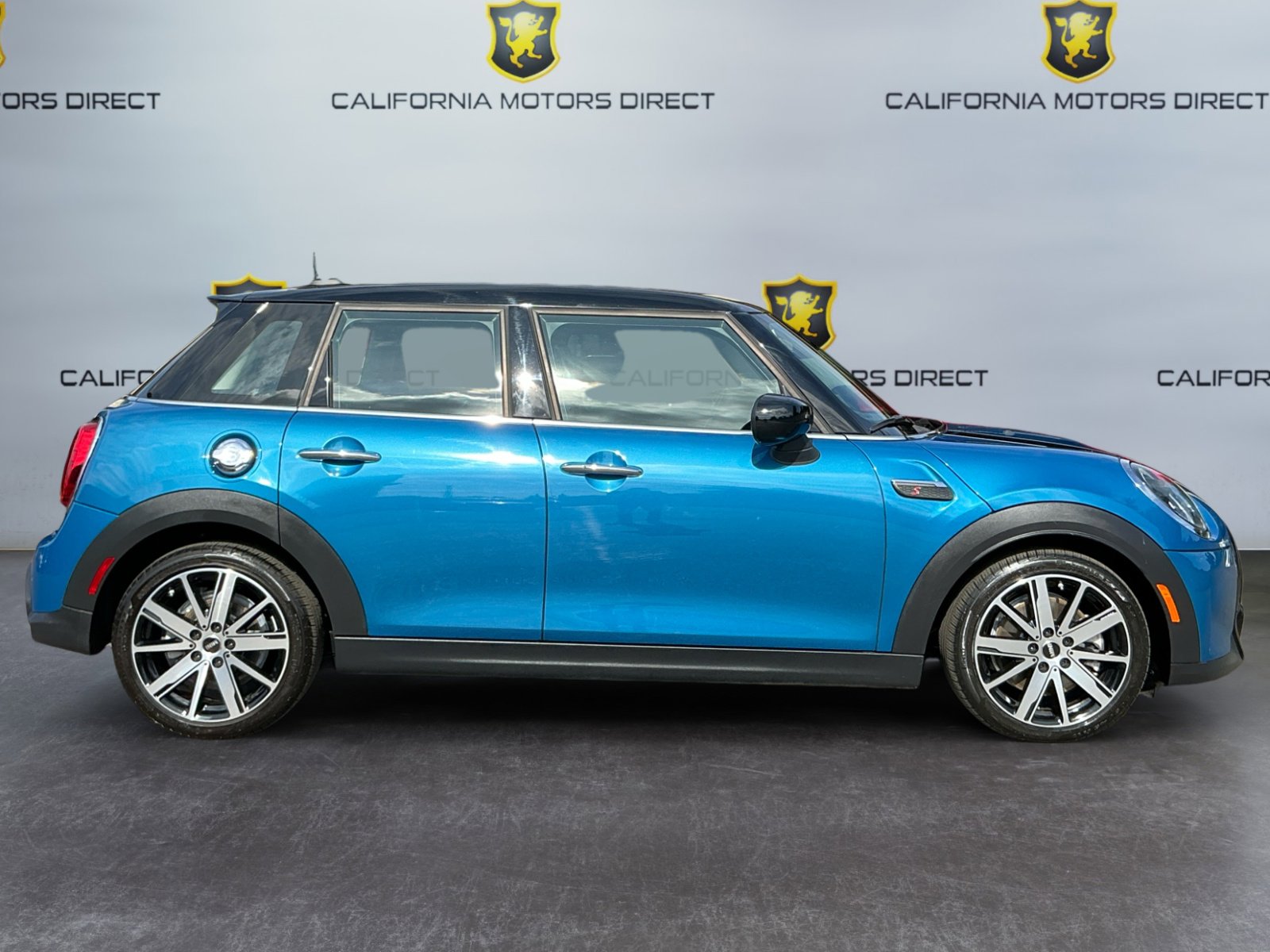 Used 2023 MINI Cooper S image 4
