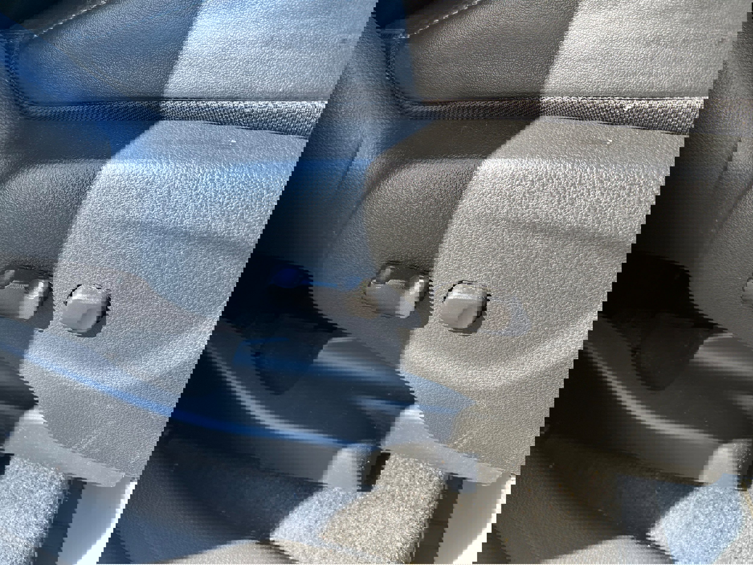 Used 2017 Buick Encore Essence w/ Experience Buick Package image 15