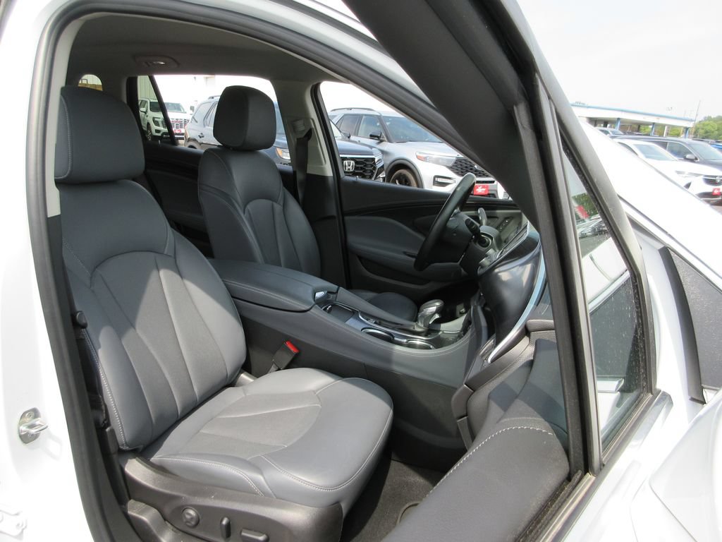 Certified 2020 Buick Envision Essence FWD image 19