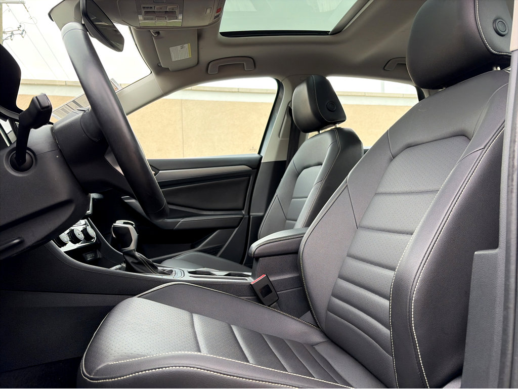 Used 2024 Volkswagen Jetta SE image 11