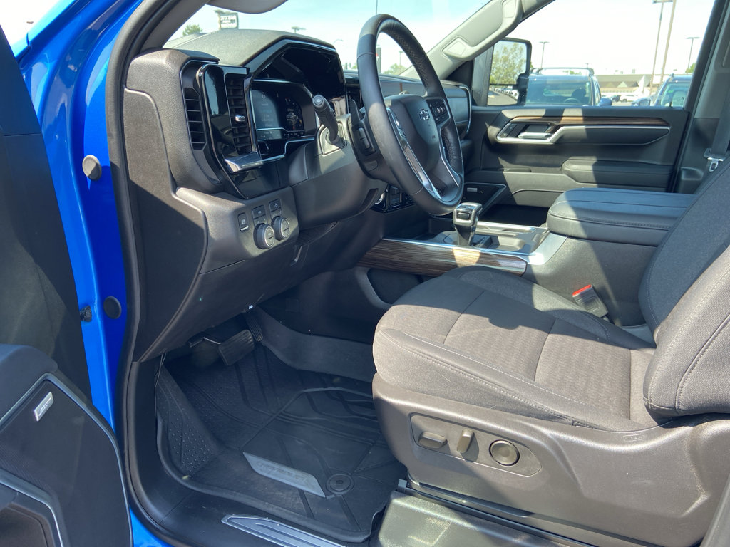 Used 2025 Chevrolet Silverado 1500 RST w/ True North Edition Plus AWD/4WD image 9
